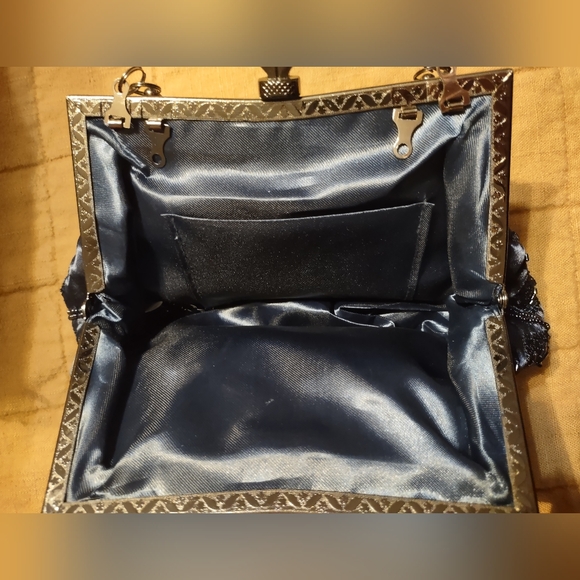 NWOT Sequin clutch - Picture 5 of 6